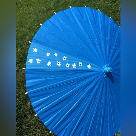 Blue Paper Parasol with White Flower Design - Picture 4 of 5